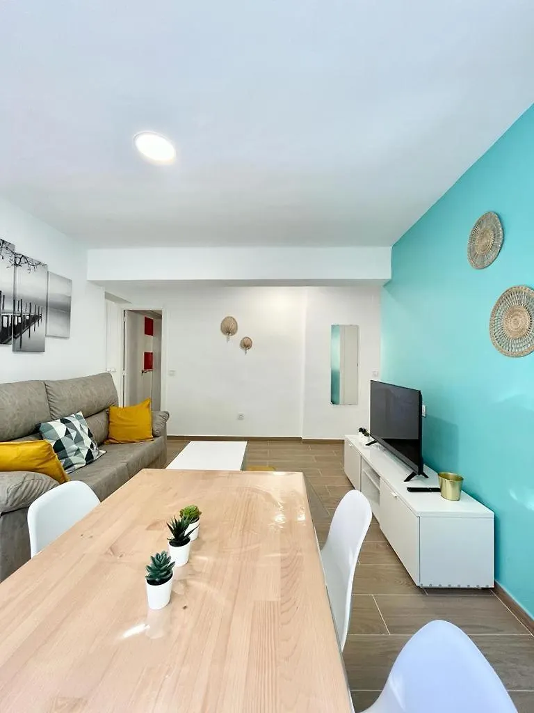 P5 Beautiful & Shiny Apartment Málaga