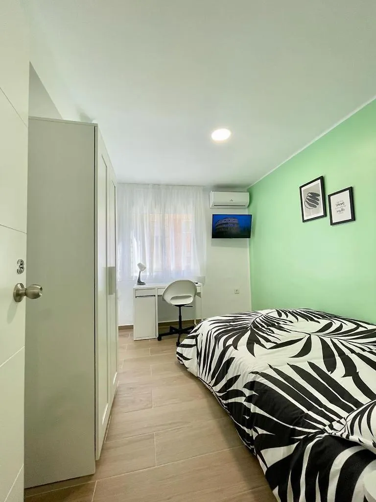 P5 Beautiful & Shiny Apartment Málaga